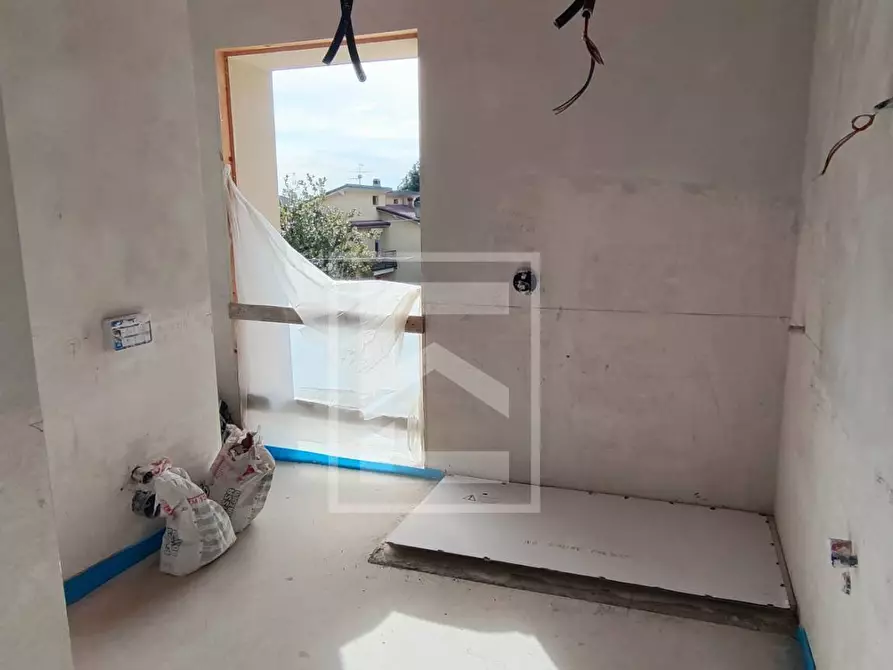 Immagine 21 di Attico in vendita  in via scuole a Desenzano Del Garda