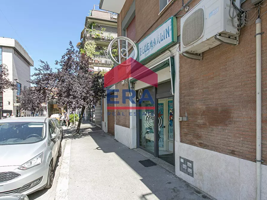 Immagine 1 di Locale commerciale in vendita  in via stati uniti d'america a Genzano Di Roma