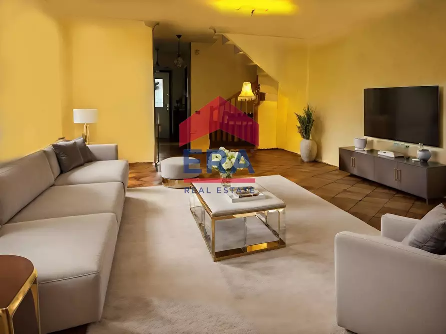 Immagine 3 di Appartamento in vendita  in Via Tina Modotti a Roma