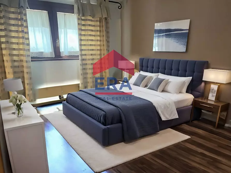 Immagine 4 di Appartamento in vendita  in Via Tina Modotti a Roma