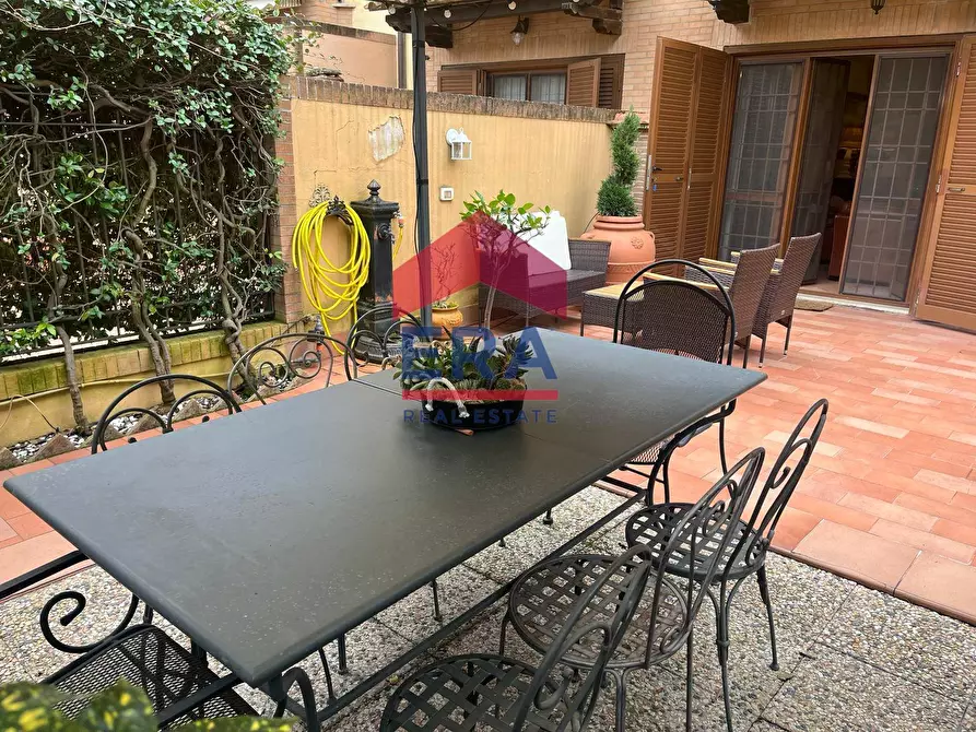 Immagine 13 di Appartamento in vendita  in Via Tina Modotti a Roma