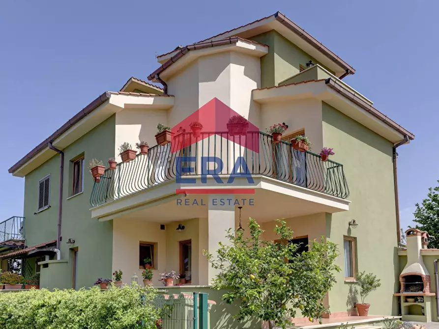 Immagine 1 di Casa bifamiliare in vendita  in via latina a Ardea