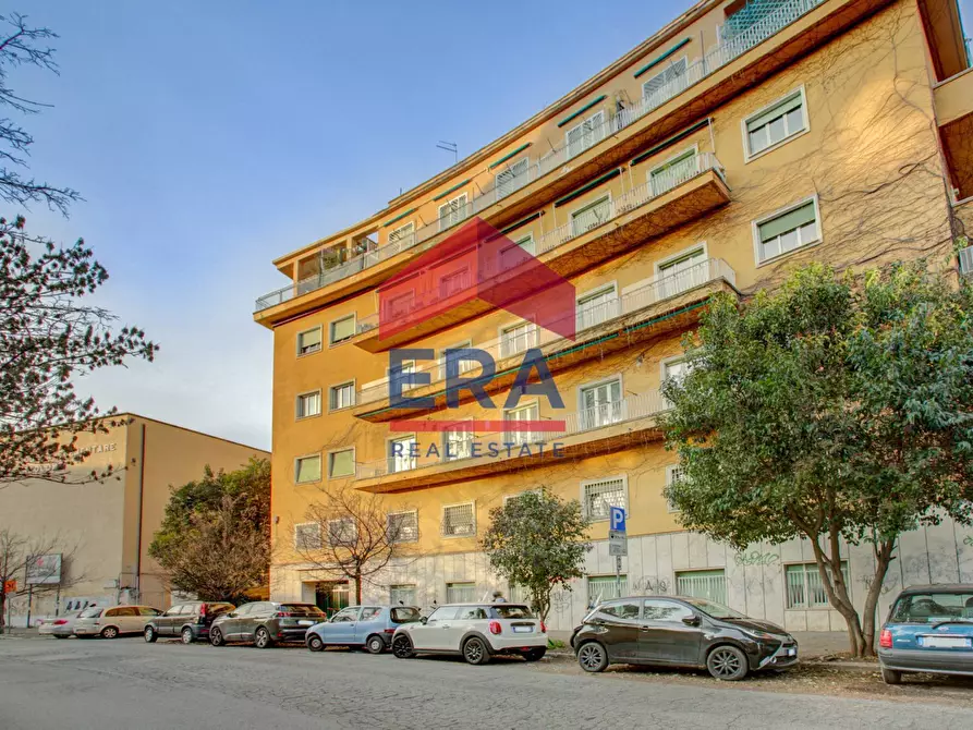 Immagine 3 di Appartamento in vendita  in Via Asmara a Roma