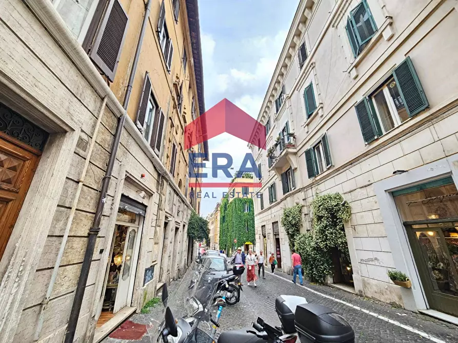 Immagine 1 di Appartamento in vendita  in VIA DEL BOSCHETTO a Roma