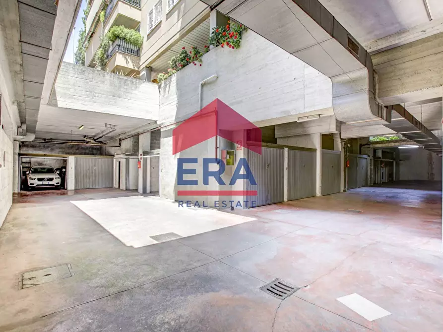 Immagine 4 di Box auto in vendita  in via Giuseppe Tomasi di Lampedusa a Roma