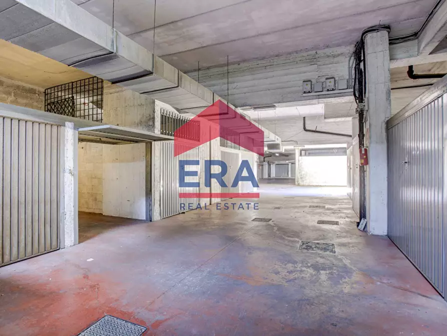 Immagine 5 di Box auto in vendita  in via Giuseppe Tomasi di Lampedusa a Roma