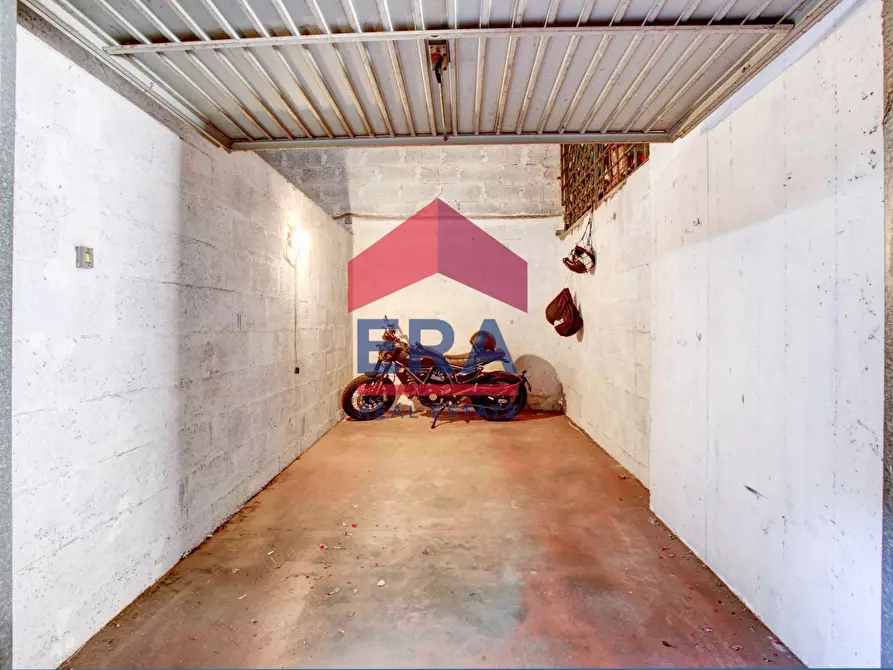 Immagine 12 di Box auto in vendita  in via Giuseppe Tomasi di Lampedusa a Roma