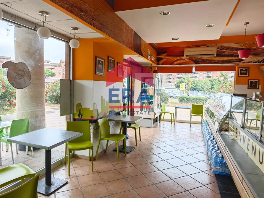 Immagine 6 di Attività commerciale in vendita  in Piazza san benedetto da norcia a Pomezia