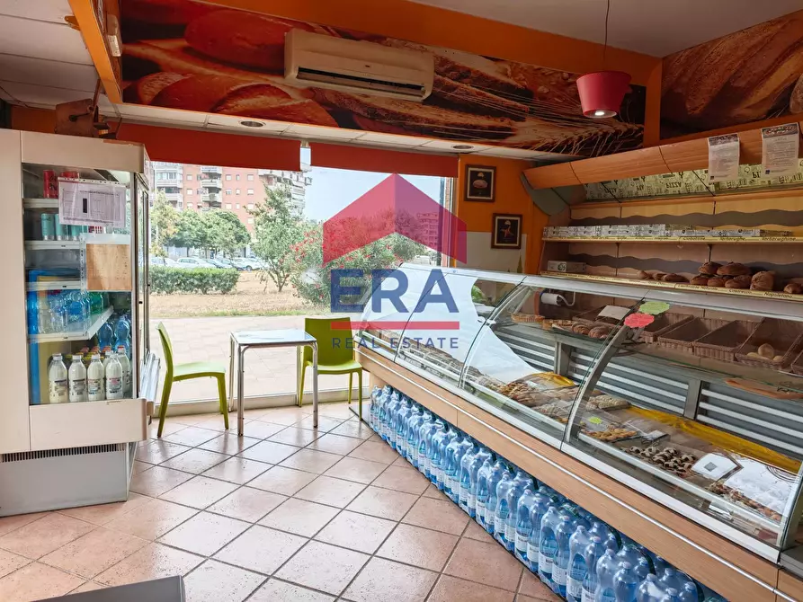 Immagine 11 di Attività commerciale in vendita  in Piazza san benedetto da norcia a Pomezia