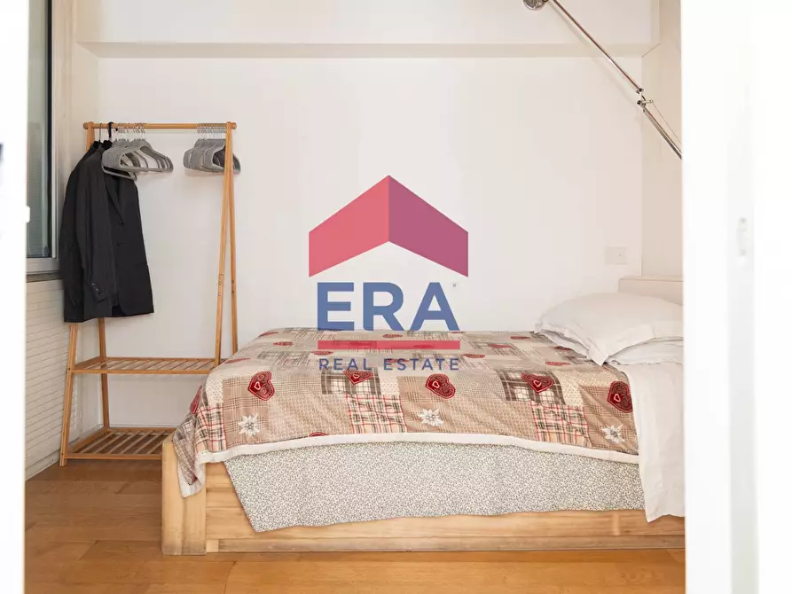 Immagine 21 di Attico in vendita  in Via Del Moro a Roma