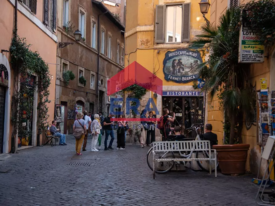 Immagine 1 di Attico in vendita  in Via Del Moro a Roma