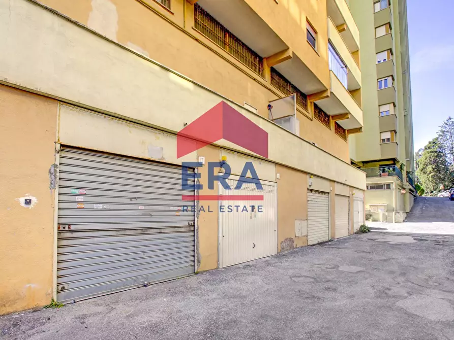 Immagine 15 di Box auto in vendita  in Via Byron a Roma