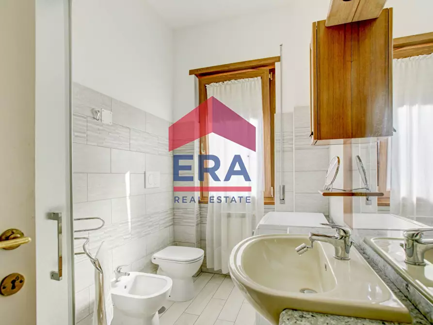 Immagine 12 di Appartamento in vendita  in Viale Manzoni a Pomezia