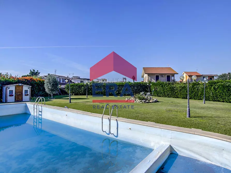 Immagine 30 di Villa in vendita  in Via Monreale a Ardea