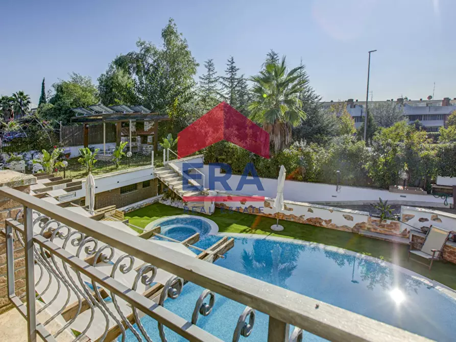 Immagine 24 di Villa in vendita  in Via Di Trigoria a Roma