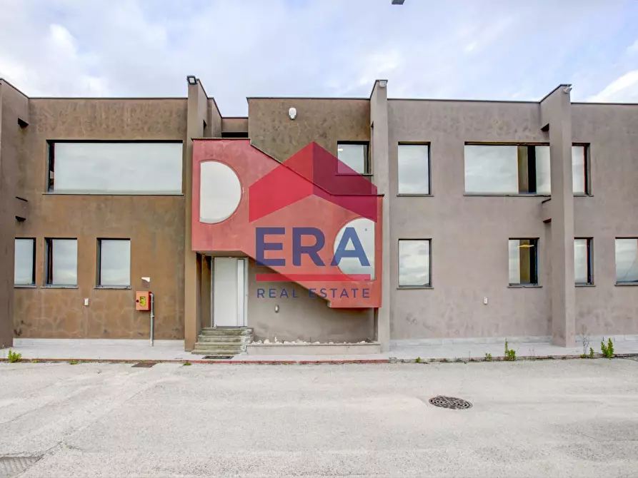 Immagine 2 di Capannone industriale in vendita  in Via delle Albicocche a Pomezia