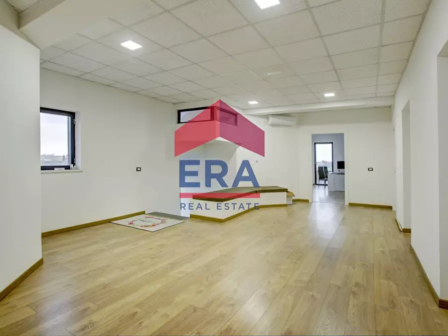 Immagine 14 di Capannone industriale in vendita  in Via delle Albicocche a Pomezia