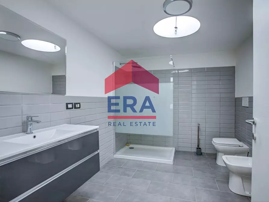 Immagine 16 di Capannone industriale in vendita  in Via delle Albicocche a Pomezia