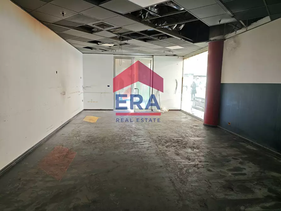 Immagine 20 di Locale commerciale in vendita  in Via Mario Rigamonti a Roma