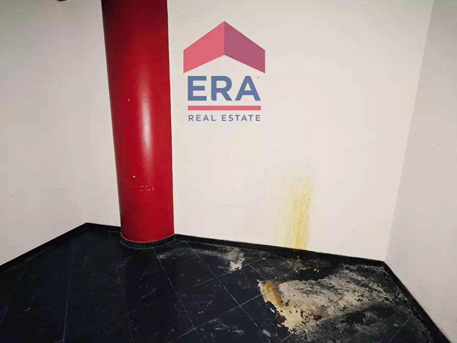 Immagine 22 di Locale commerciale in vendita  in Via Mario Rigamonti a Roma