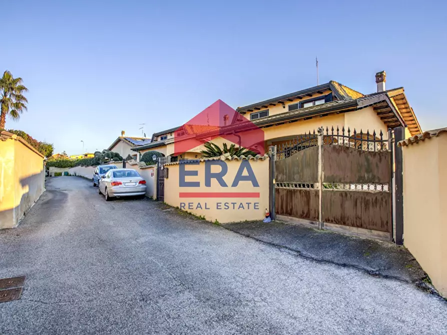 Immagine 21 di Villa in vendita  in Via Afrodite a Pomezia