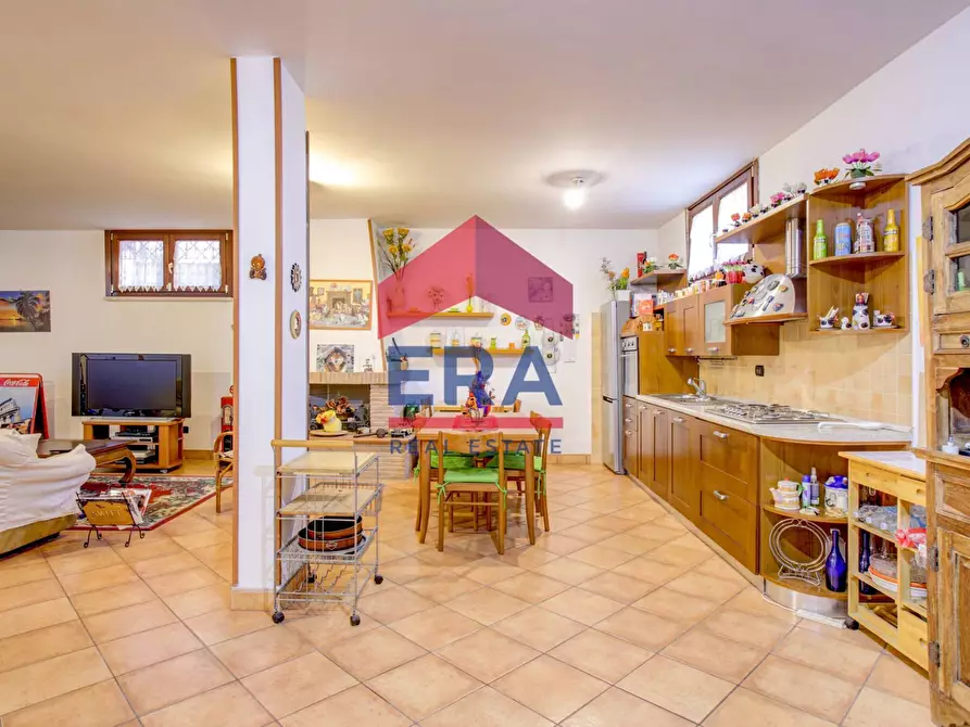 Immagine 30 di Villa in vendita  in Via Afrodite a Pomezia