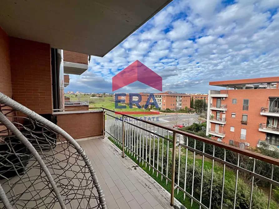 Immagine 22 di Appartamento in vendita  in Viale Cesco Baseggio a Roma