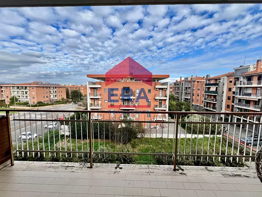 Immagine 27 di Appartamento in vendita  in Viale Cesco Baseggio a Roma