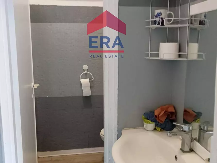 Immagine 15 di Attività commerciale in affitto  in Via Melanesia a Roma