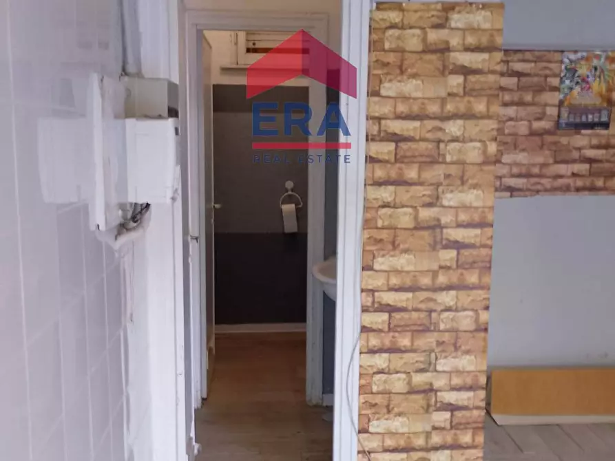 Immagine 14 di Attività commerciale in affitto  in Via Melanesia a Roma