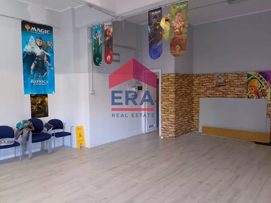 Immagine 9 di Attività commerciale in affitto  in Via Melanesia a Roma