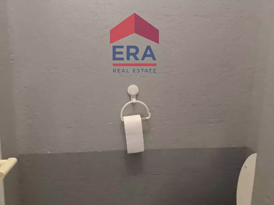 Immagine 16 di Attività commerciale in affitto  in Via Melanesia a Roma