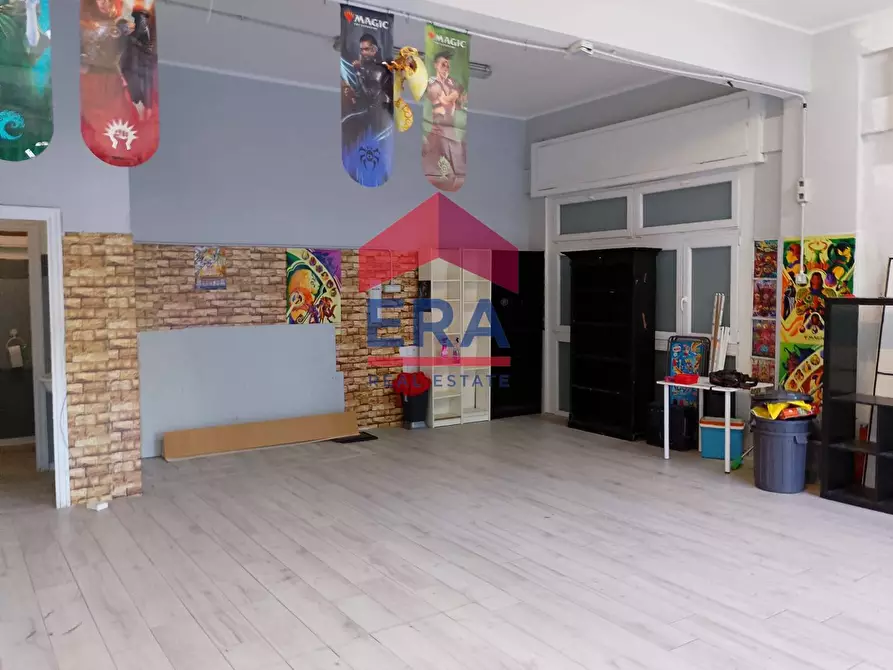 Immagine 12 di Attività commerciale in affitto  in Via Melanesia a Roma