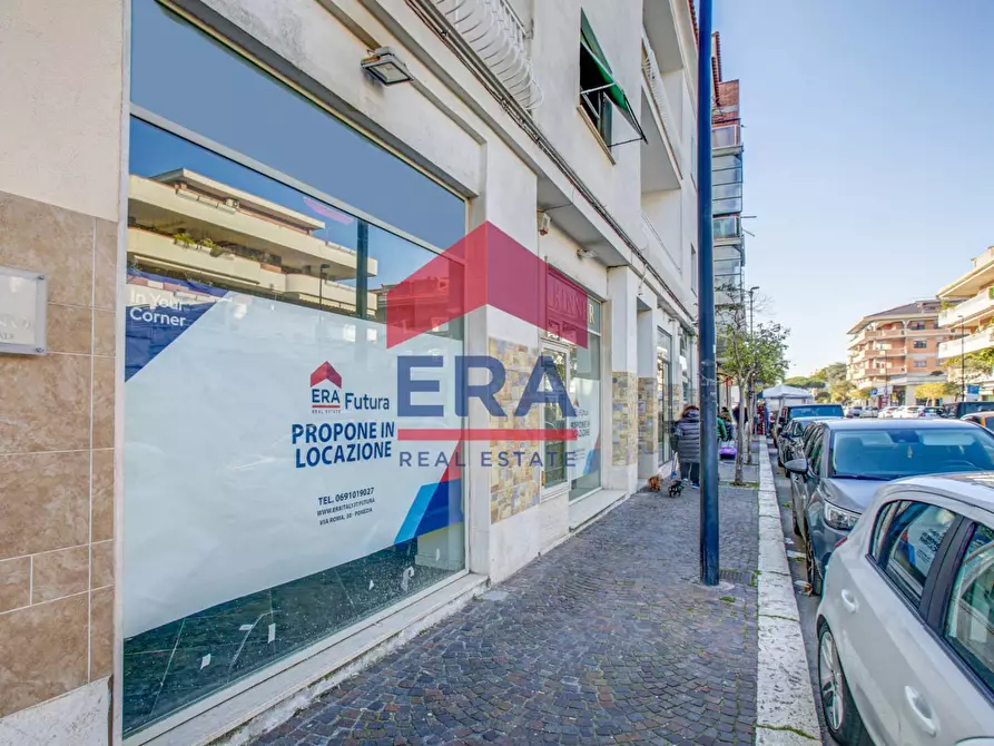 Immagine 2 di Negozio in affitto  in VIA ROMA a Pomezia