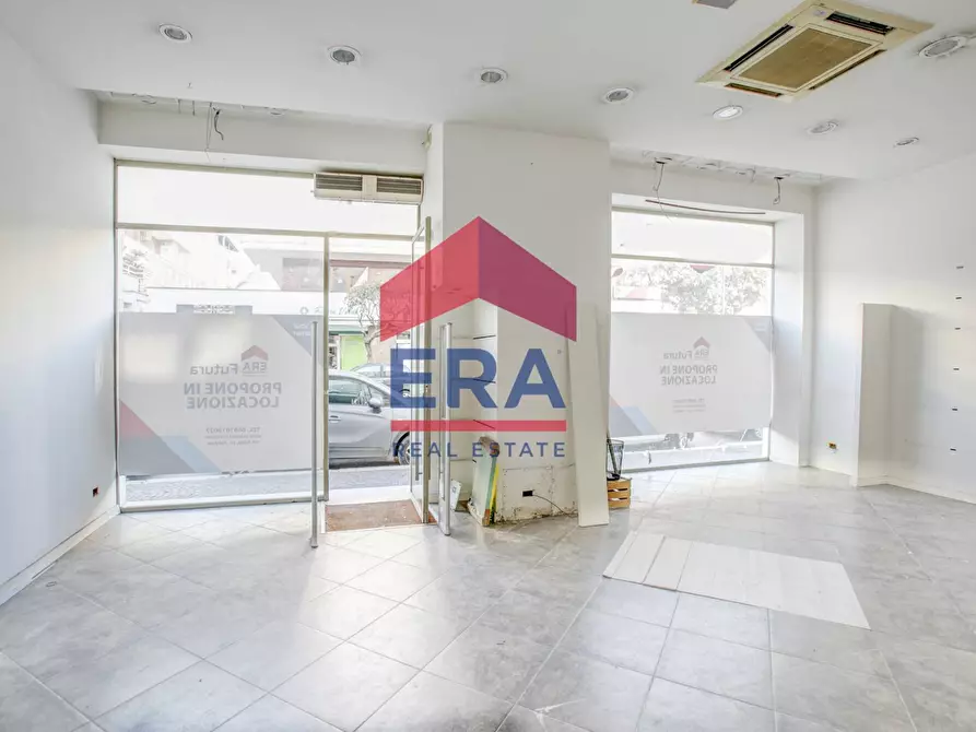 Immagine 6 di Negozio in affitto  in VIA ROMA a Pomezia