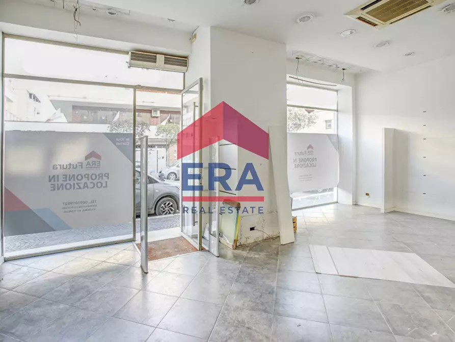 Immagine 7 di Negozio in affitto  in VIA ROMA a Pomezia