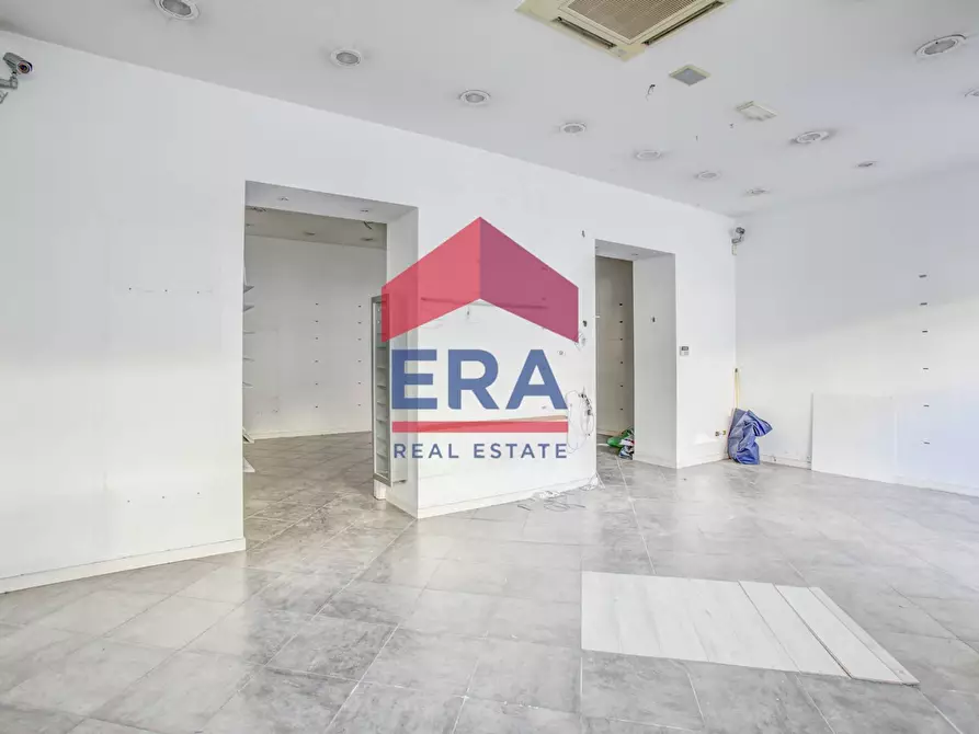 Immagine 9 di Negozio in affitto  in VIA ROMA a Pomezia