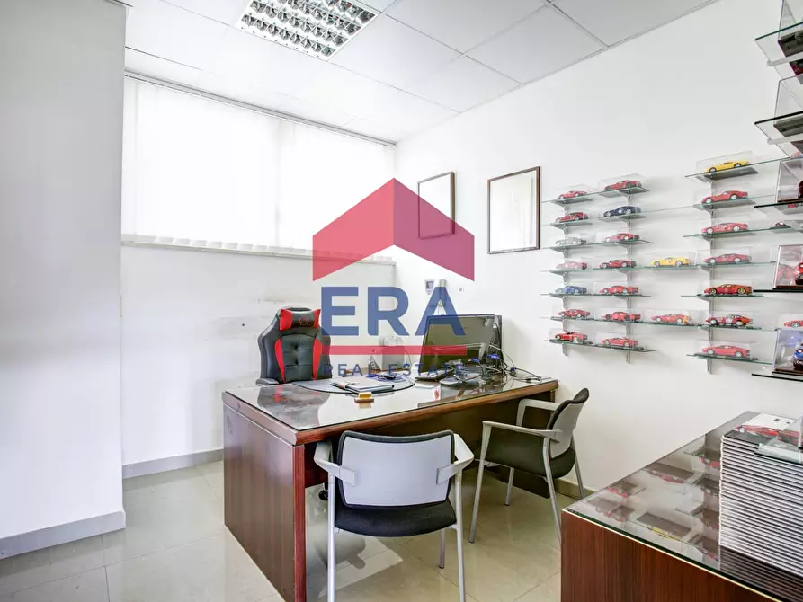 Immagine 15 di Locale commerciale in vendita  in Via Mario Vinciguerra a Roma