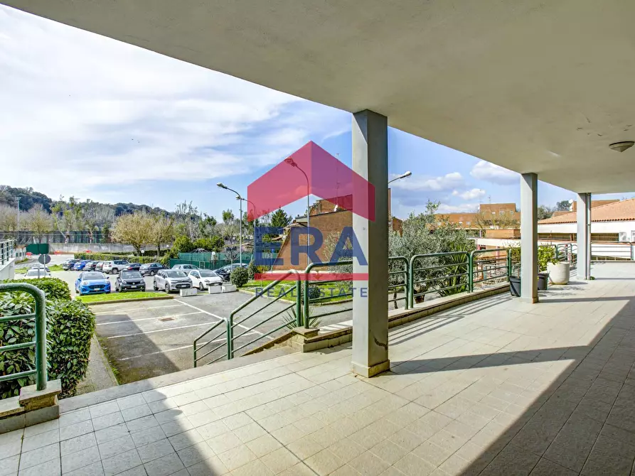 Immagine 18 di Locale commerciale in vendita  in Via Mario Vinciguerra a Roma