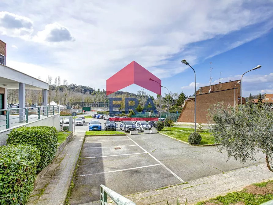 Immagine 19 di Locale commerciale in vendita  in Via Mario Vinciguerra a Roma