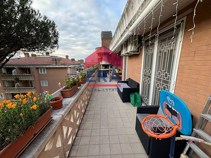 Immagine 28 di Appartamento in vendita  in Via Diego Valeri a Roma