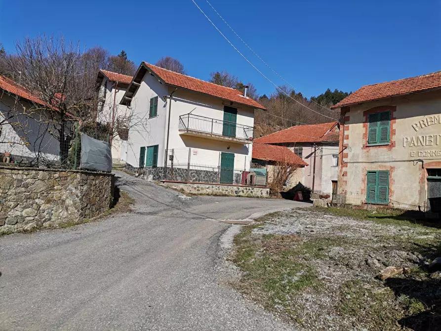 Immagine 1 di Casa semindipendente in vendita  in Via Ferriera D'alto a Pontinvrea