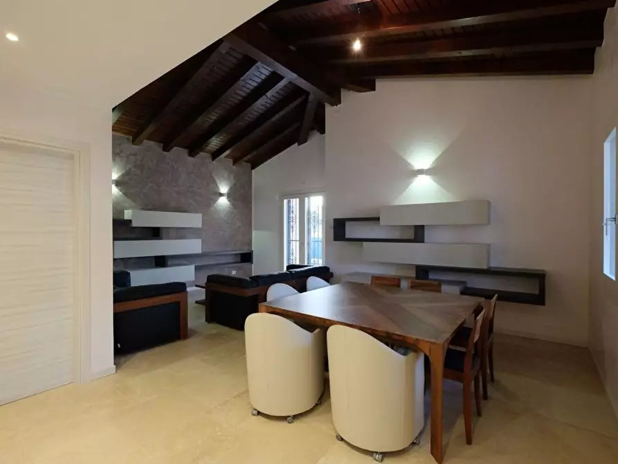 Immagine 1 di Villa in vendita  a Roveredo In Piano