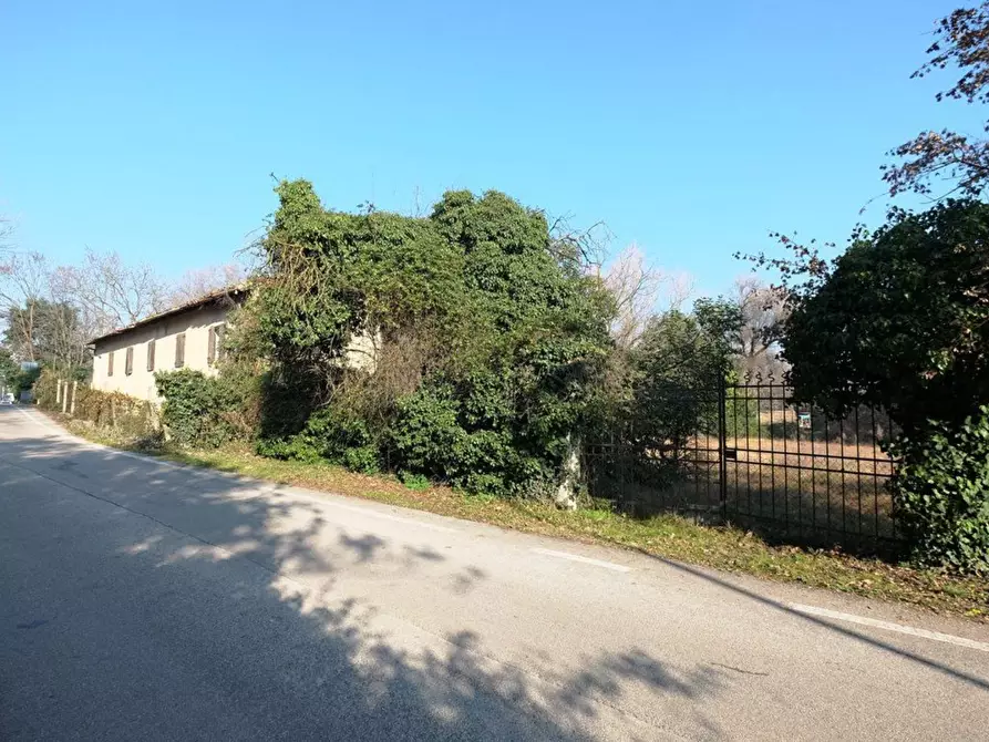 Immagine 1 di Rustico / casale in vendita  a Cordenons