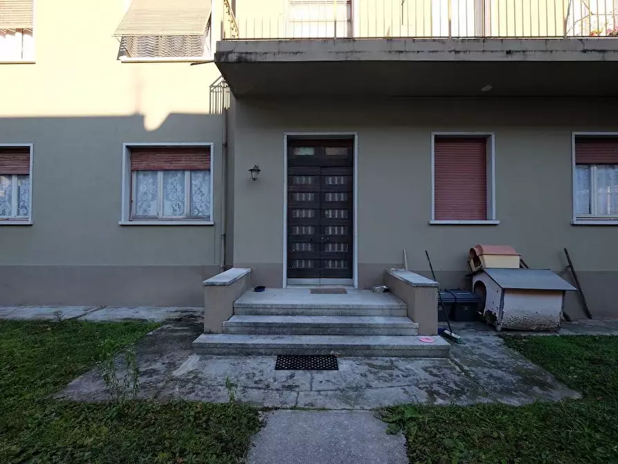 Immagine 2 di Casa indipendente in vendita  a Pordenone