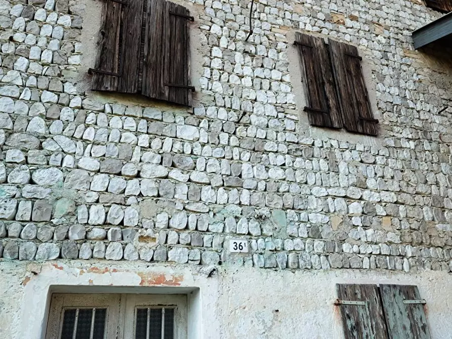 Immagine 9 di Rustico / casale in vendita  a Cordenons