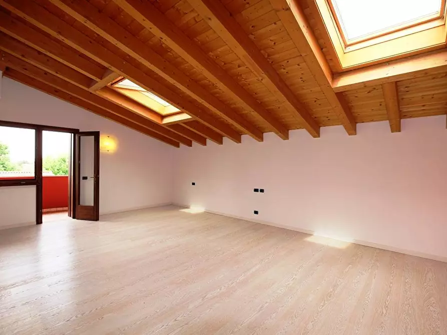 Immagine 25 di Villa in vendita  a Cordenons