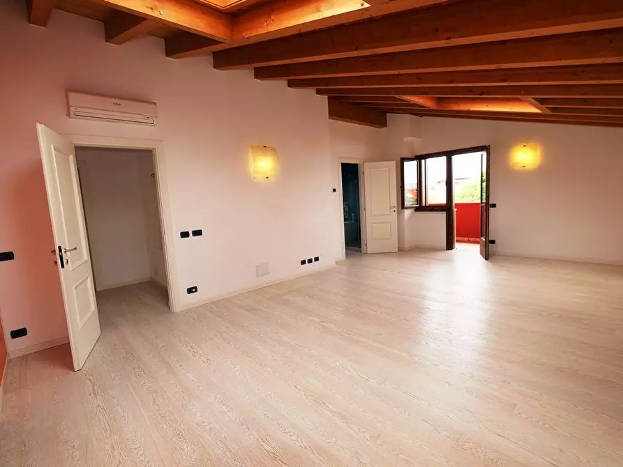 Immagine 26 di Villa in vendita  a Cordenons