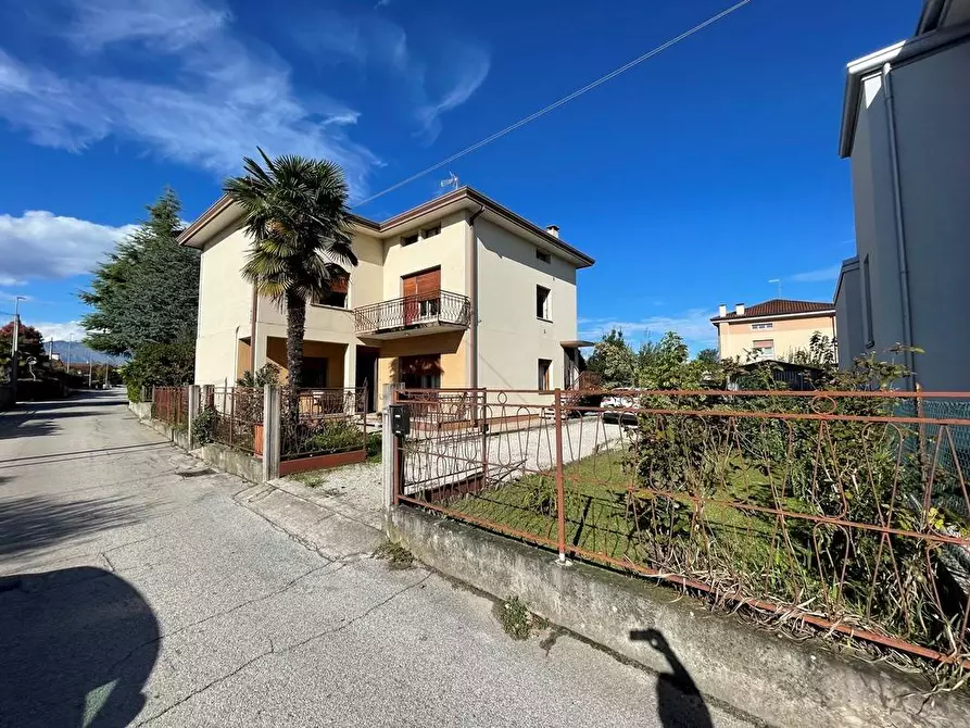 Immagine 1 di Casa indipendente in vendita  a Cordenons