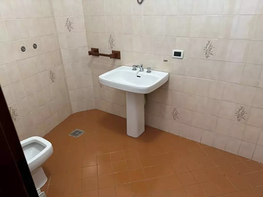 Immagine 15 di Ufficio in affitto  a Cordenons